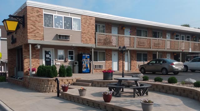 Coachlight Inn Motel | Motel in Oconto Falls